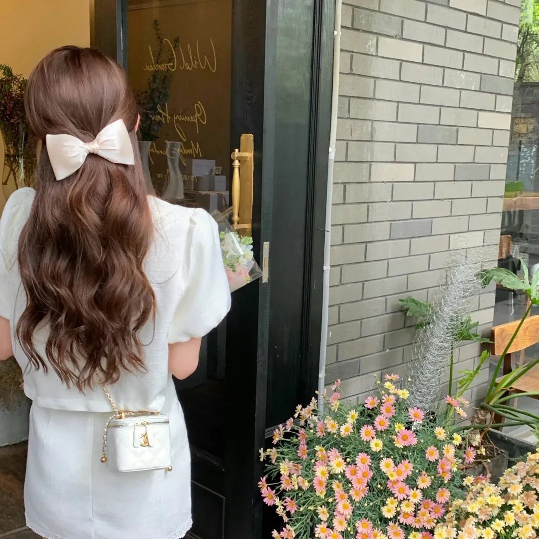 不再托腮遐思